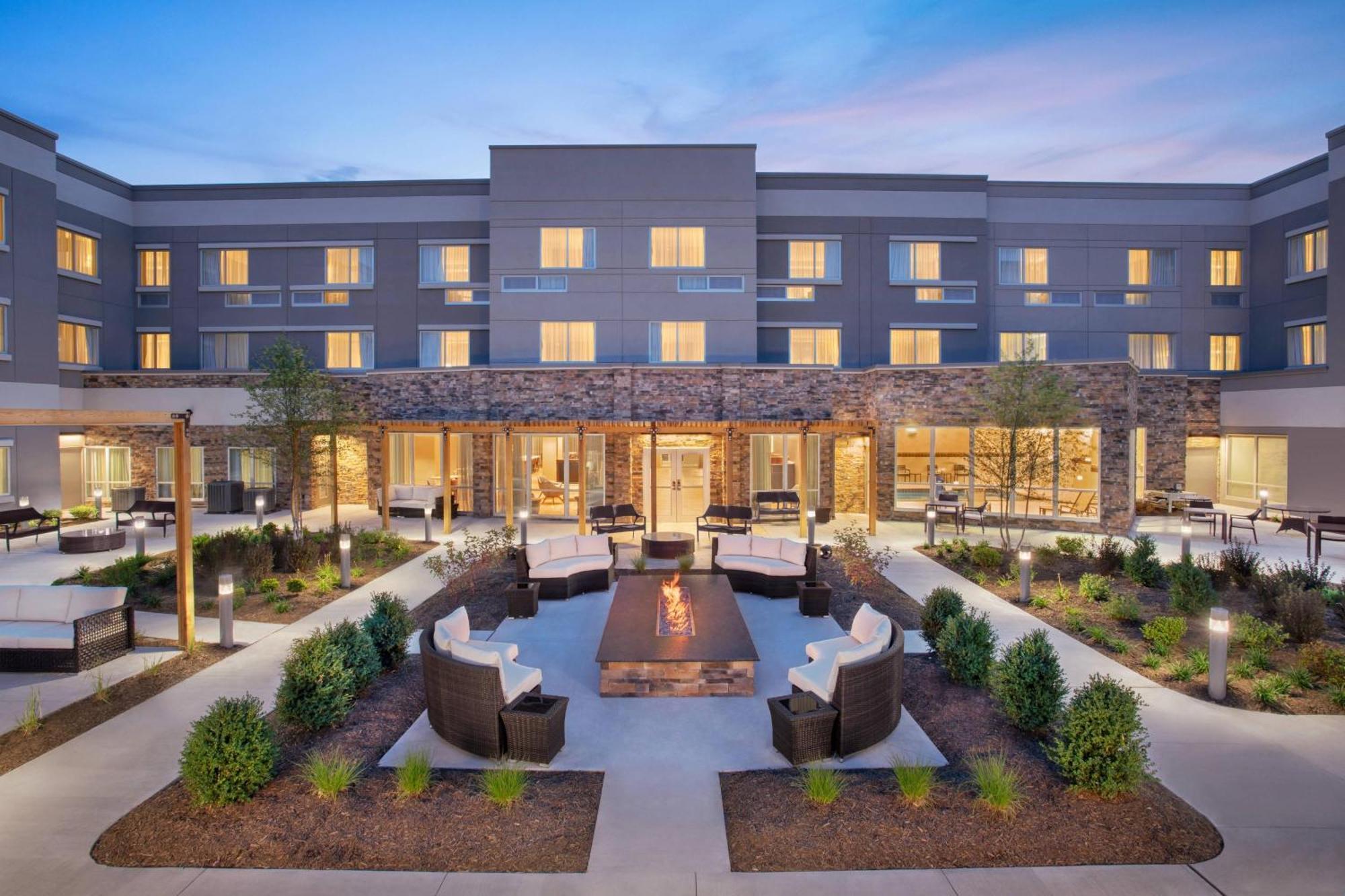 Hotel Courtyard By Marriott Wayne Fairfield Exterior foto
